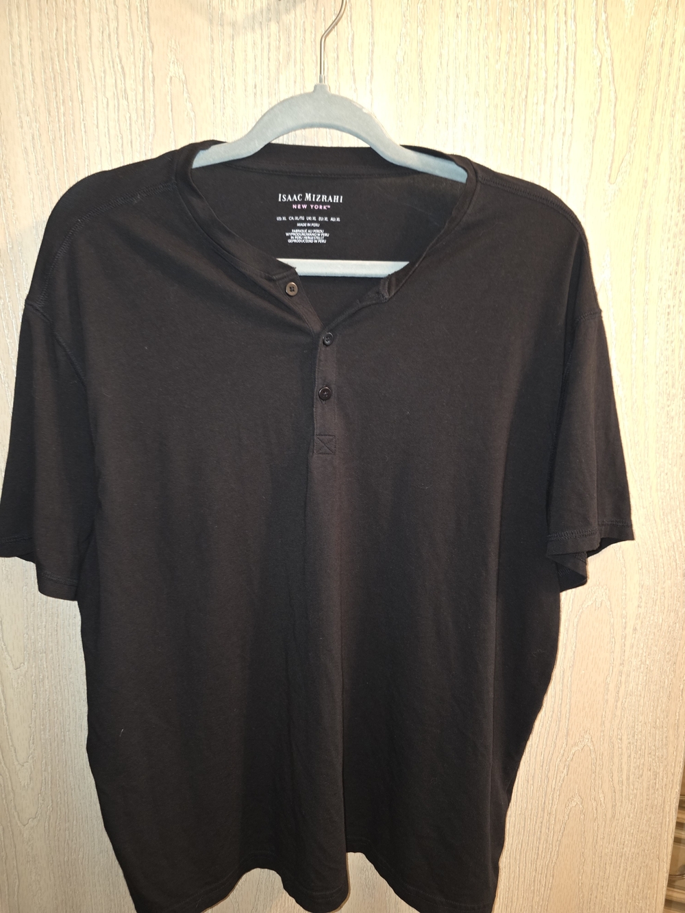 Isaac Mizrahi Men’s Black Short-Sleeve Henley Polo